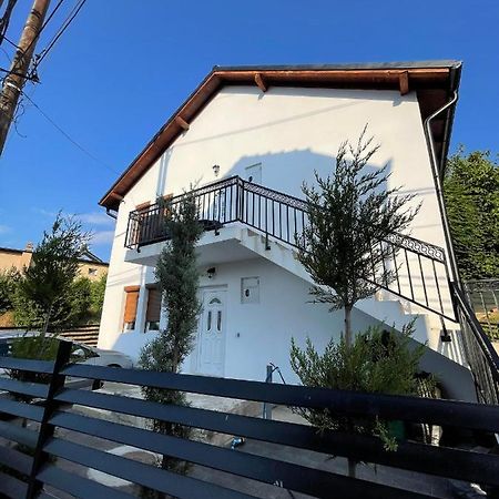 Rock Hostel Пристина Екстериор снимка