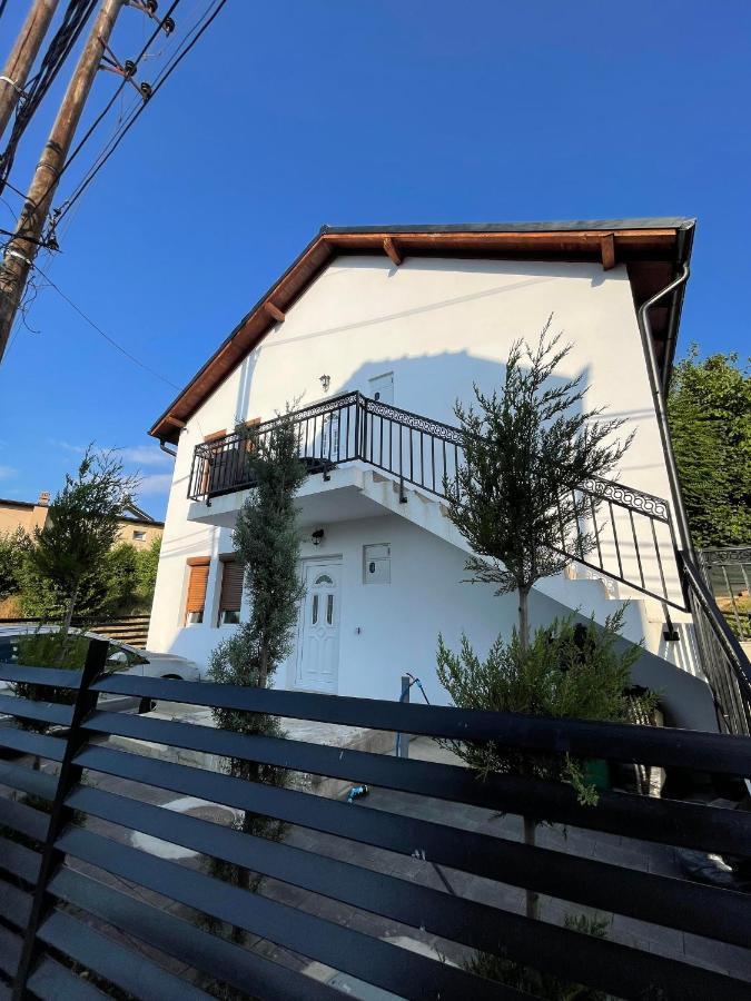Rock Hostel Пристина Екстериор снимка